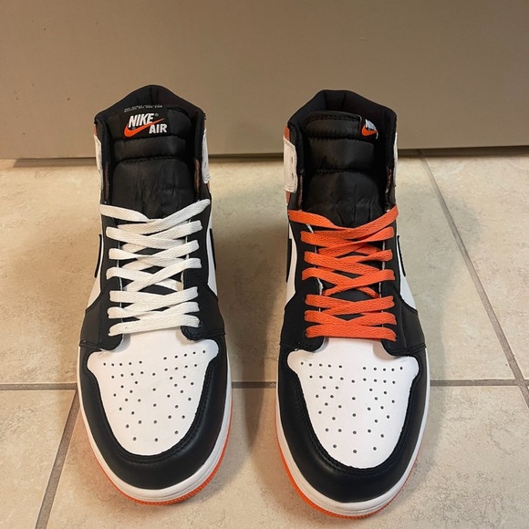 Jordan 1 Retro High Electro Orange - Picture 2 of 7